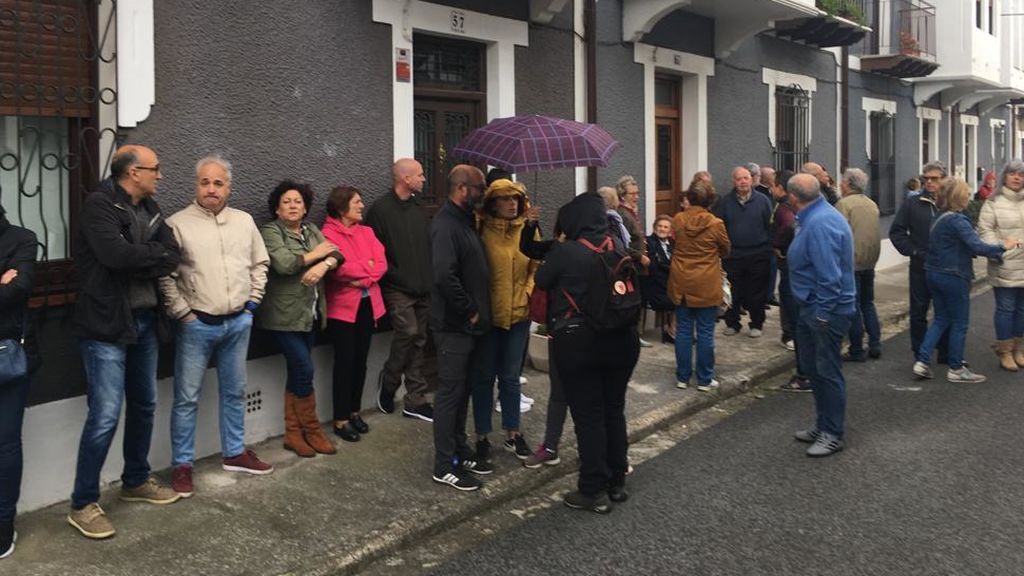 Vecinos protestan por la okupación