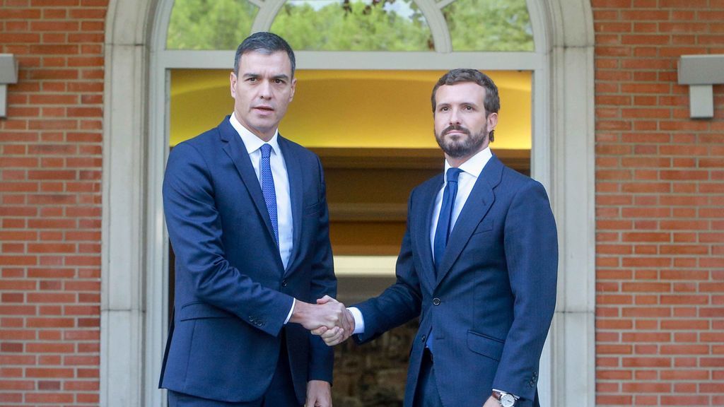 Pedro Sánchez con Pablo Casado, en Moncloa Pedro Sánchez con Pablo Casado, en Moncloa