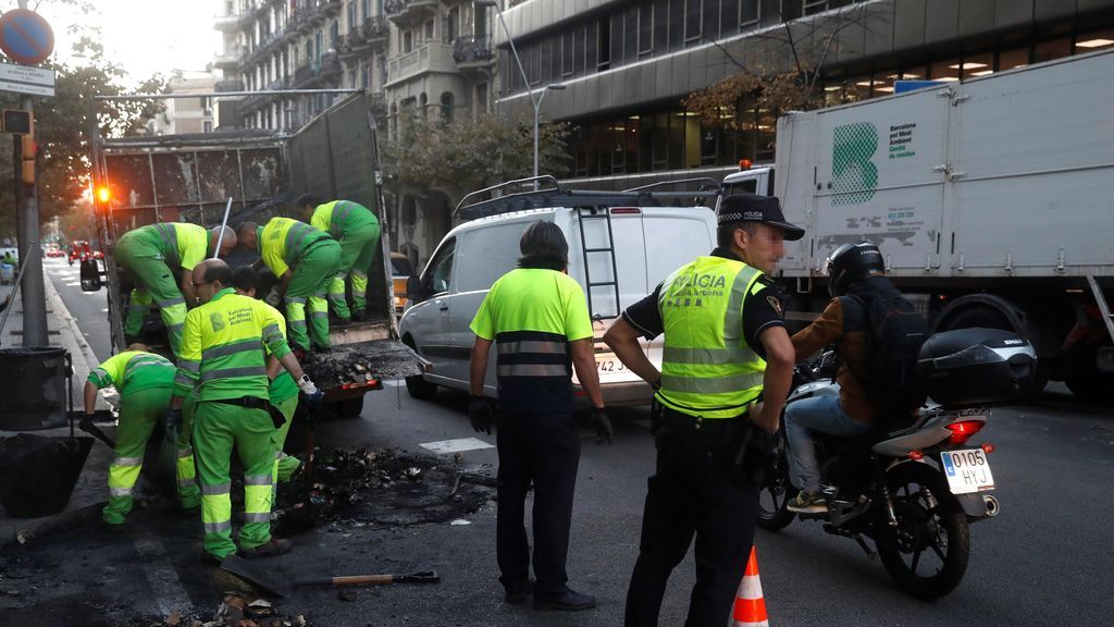 Limpiando las calles de Cataluña