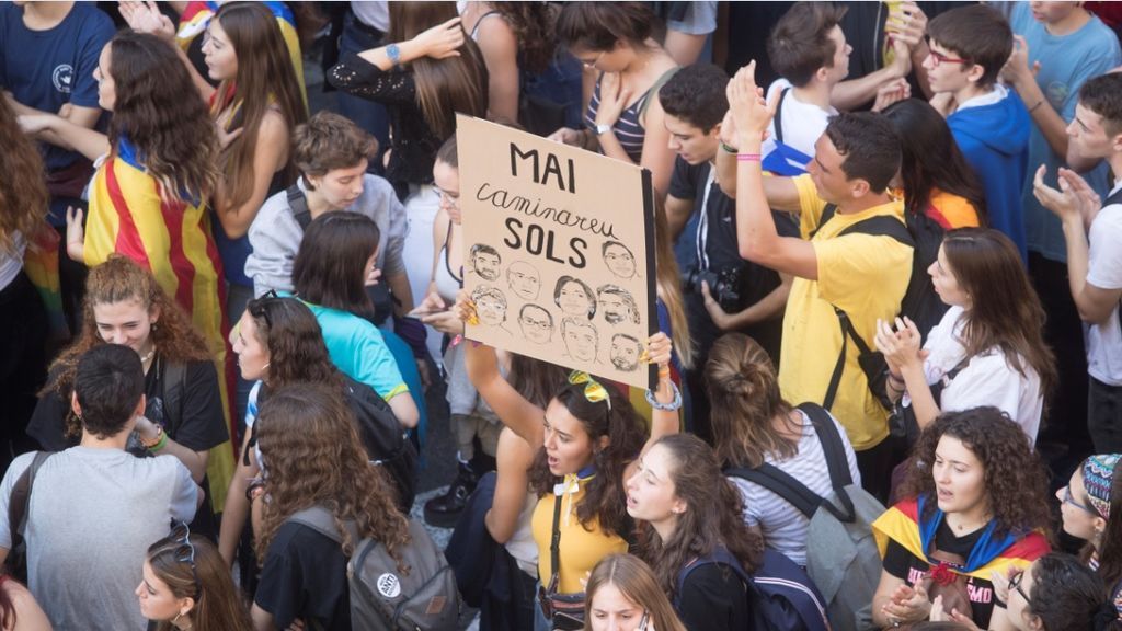 Las marchas de estudiantes invaden las calles de Barcelona con un lema, "ni olvido ni perdón"
