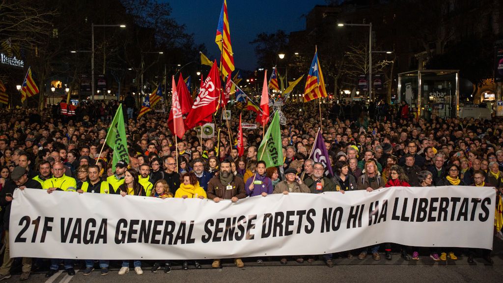 La huelga general se suma en Cataluña a las movilizaciones La huelga general se suma en Cataluña a las movilizaciones