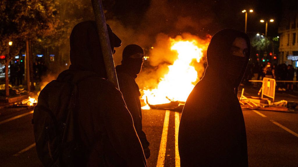 Los violentos de las protestas: “Son guerrillas urbanas que llevan meses preparándose” Los violentos de las protestas: “Son guerrillas urbanas que llevan meses preparándose”