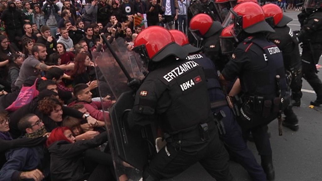 Cuatro detenidos en Bilbao en una protesta contra la sentencia del procés Cuatro detenidos en Bilbao en una protesta contra la sentencia del procés