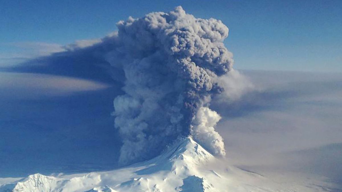 Un volcán sumergido en Alaska genera gigantescas burbujas explosivas de gas