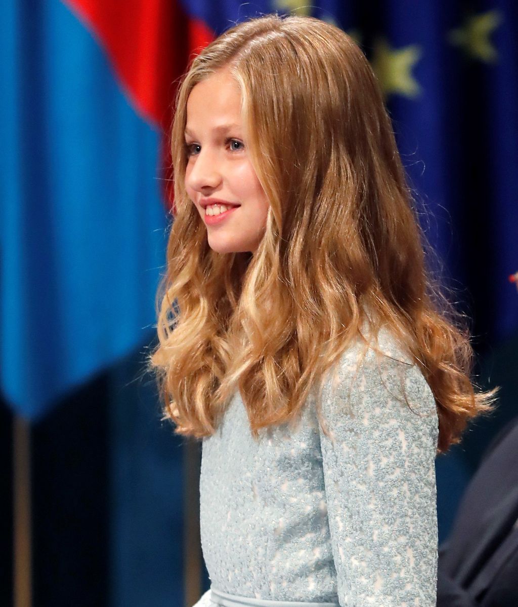 La princesa Leonor al acabar su discurso durante la ceremonia de entrega de los Premios Princesa de Asturias en el Teatro Campoamor de Oviedo
