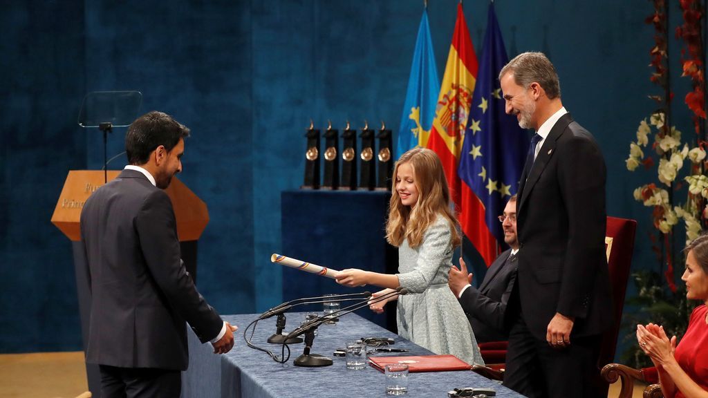 La princesa Leonor entrega el Premio Princesa de Asturias de Cooperación Internacional 2019 al matemático Salman Khan