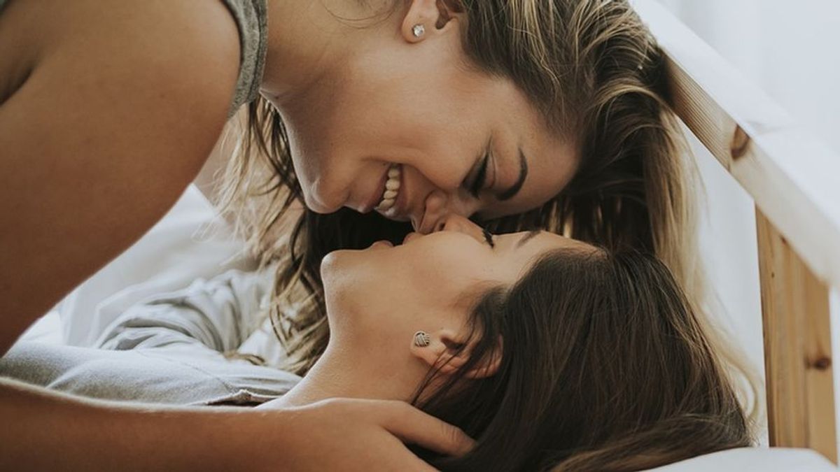 "Las lesbianas y bisexuales existen para excitar a los hombres": las polémicas declaraciones de un investigador