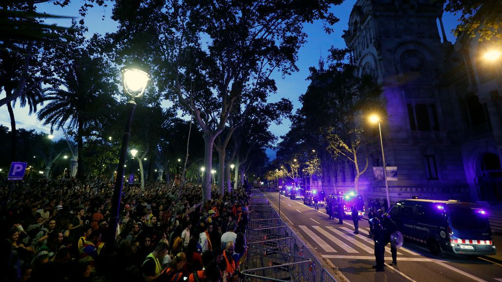 Los manifestantes se concentran frente al TSJC