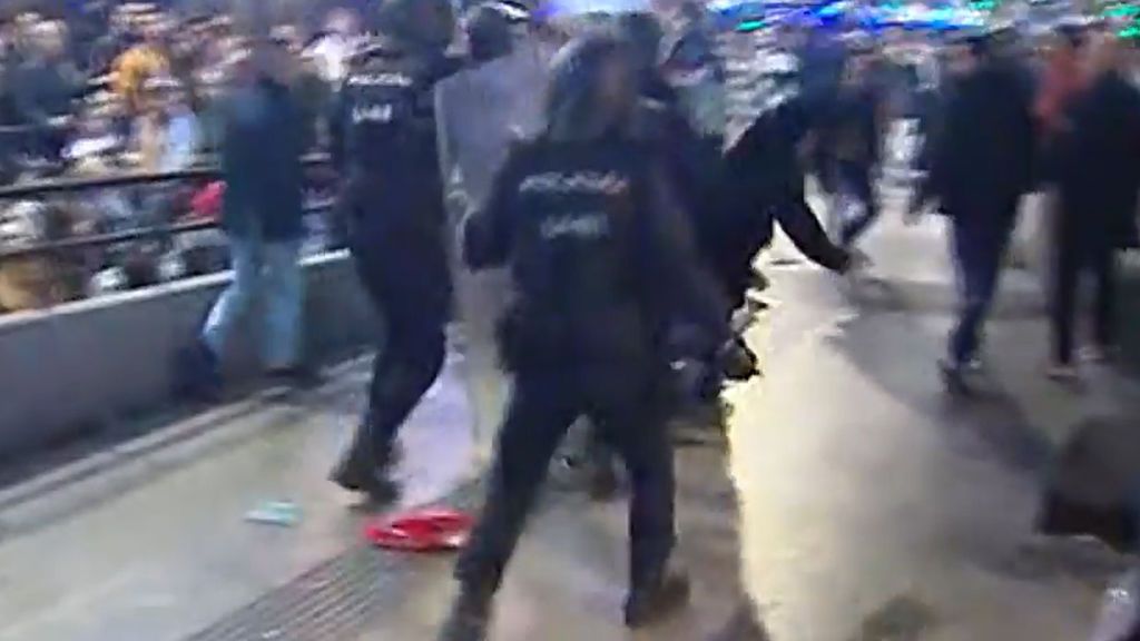 La Policía carga en Madrid contra un grupo de manifestantes contra la sentencia del 'procés'