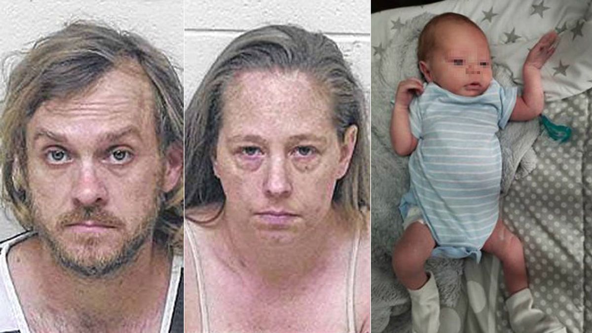 Acusados de matar a su bebé al que encontraron en el fondo de un pozo en cajas de leche encadenadas