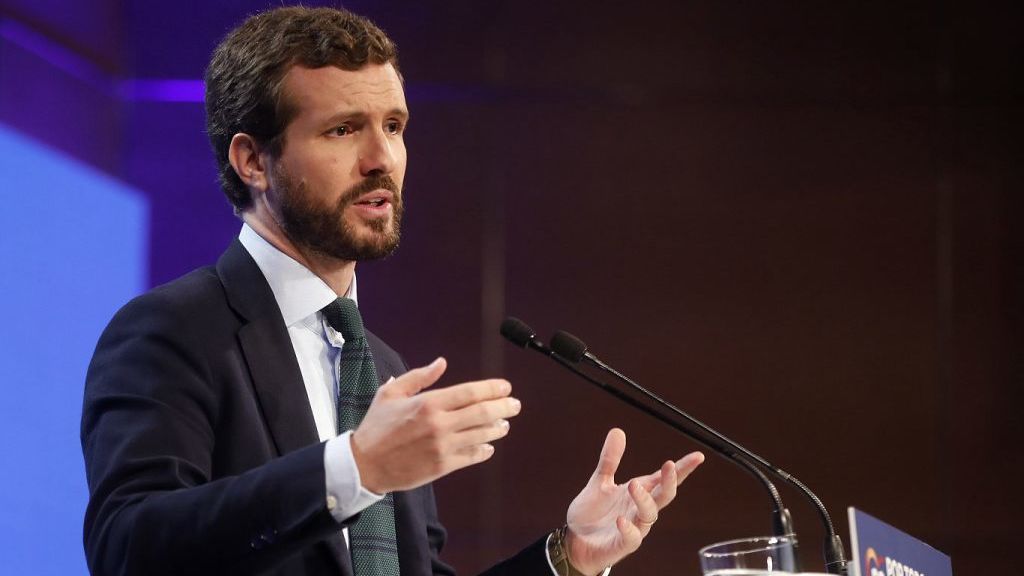 Casado pide a Sánchez "reestablecer la ley y el orden" y Rivera exige la aplicación "ya" del artículo 155 Casado pide a Sánchez "reestablecer la ley y el orden" y Rivera exige la aplicación "ya" del artículo 155
