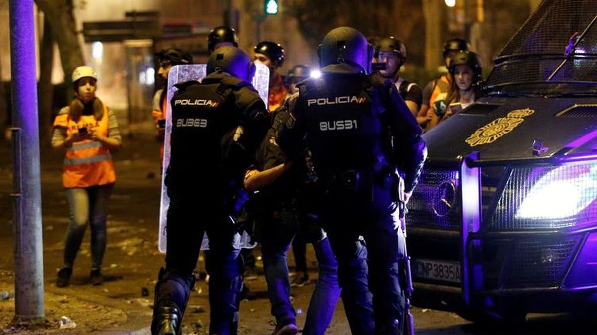Queda en libertad el fotoperiodista de 'El País' detenido en Barcelona durante los disturbios