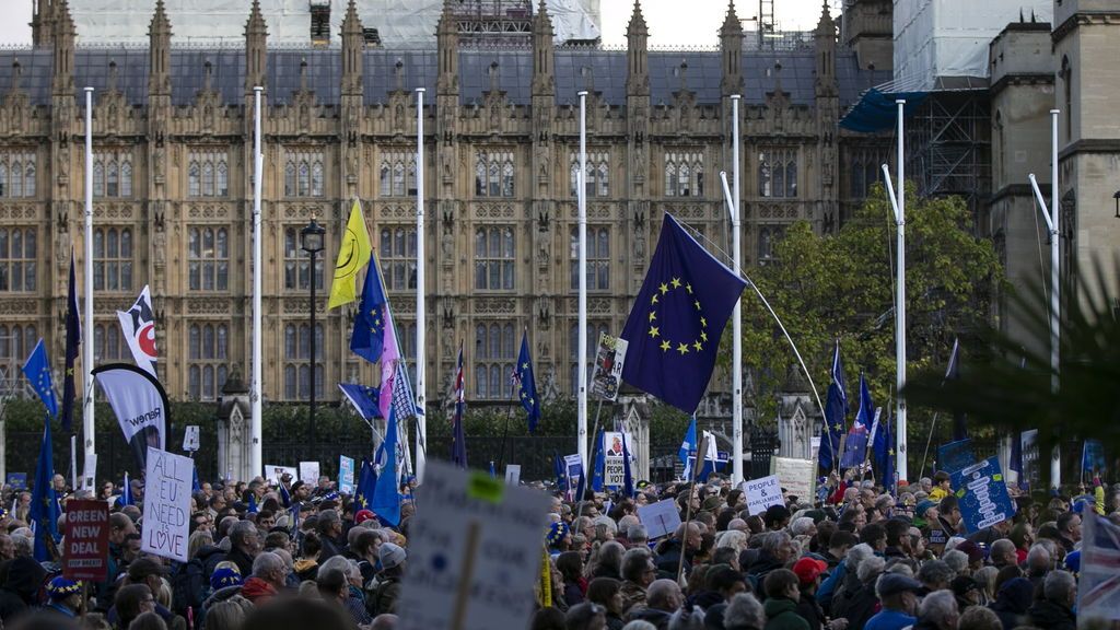 Miles de londinenses exigen en la calle un nuevo referéndum para acabar con el Brexit