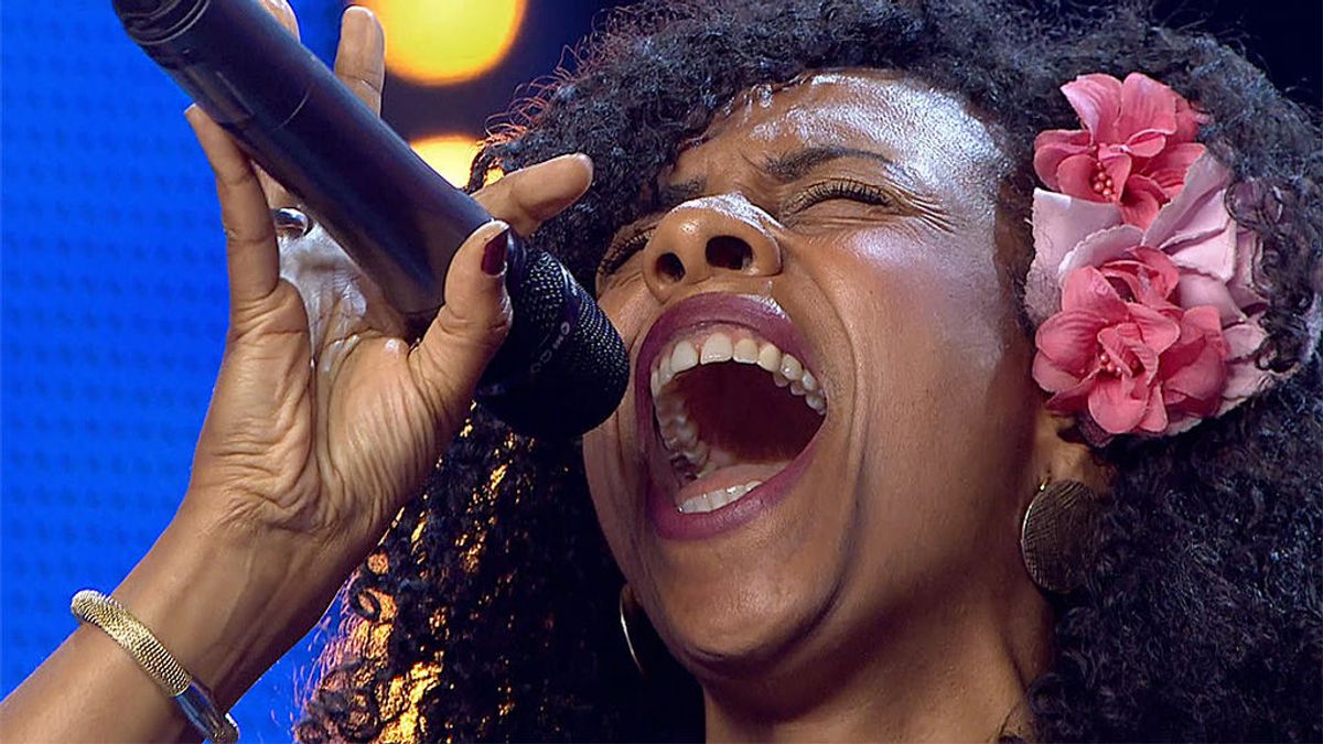 La cantante Graziella arrasa entre el jurado con su primera actuación en España