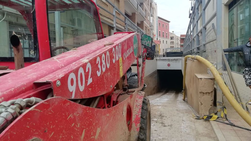 Extraen agua de los sótanos en Los Alcázares