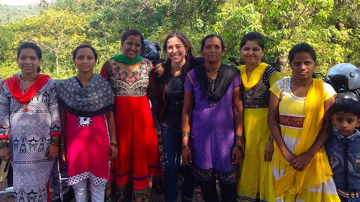 Claxon, gasofa y picante: lo que aprendí en mi ruta en moto por la India