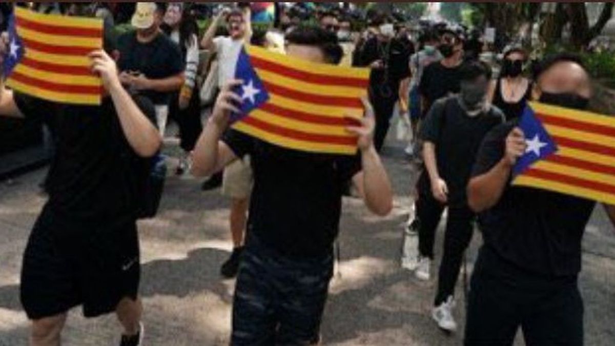 De locos: las protestas de Hong Kong apoyarán a los independentistas catalanes