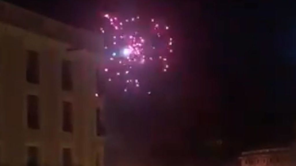 Detenido el individuo que lanzó pirotecnia al helicóptero de los mossos Detenido el individuo que lanzó pirotecnia al helicóptero de los mossos