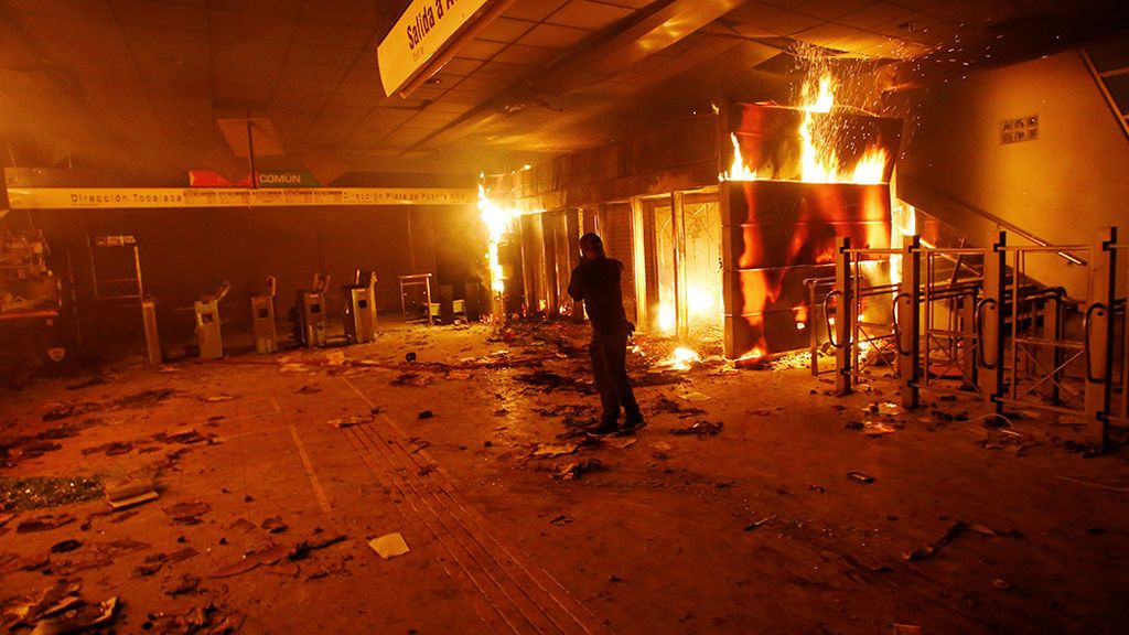 Al menos tres muertos en otra noche violenta en Chile Al menos tres muertos en otra noche violenta en Chile
