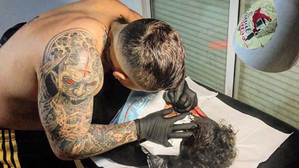 La víctima del tatuador de Valdemoro tenía encuentros esporádicos con él