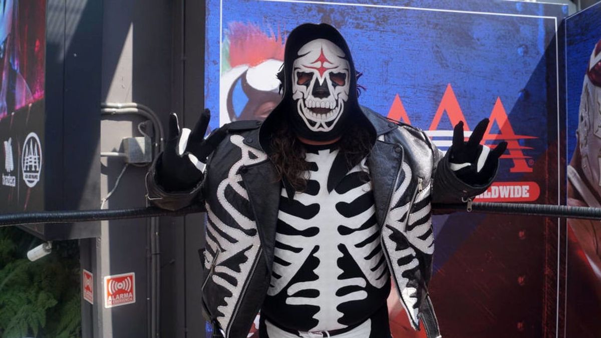 La escalofriante caída de La Parka en la lucha libre mexicana termina con una compresión de médula espinal La escalofriante caída de La Parka en la lucha libre mexicana termina con una compresión de médula espinal