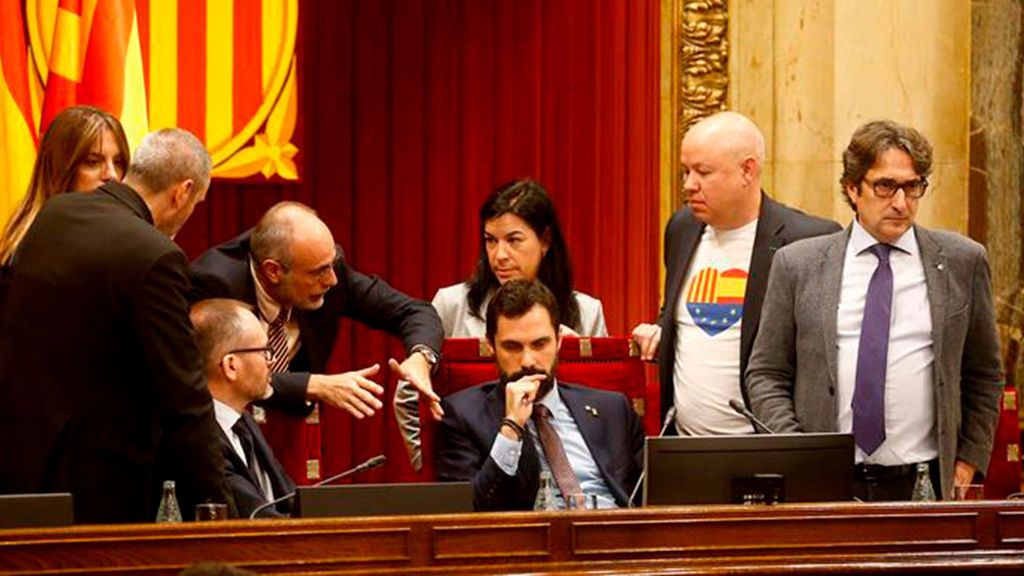 Han podido seguir en directo la comparecencia de Torrent tras la reunión de la Mesa del Parlament Han podido seguir en directo la comparecencia de Torrent tras la reunión de la Mesa del Parlament