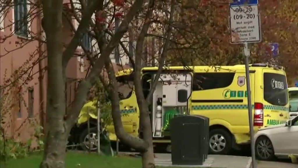 Un hombre atropella a varias personas cuando huía armado en una ambulancia en Oslo