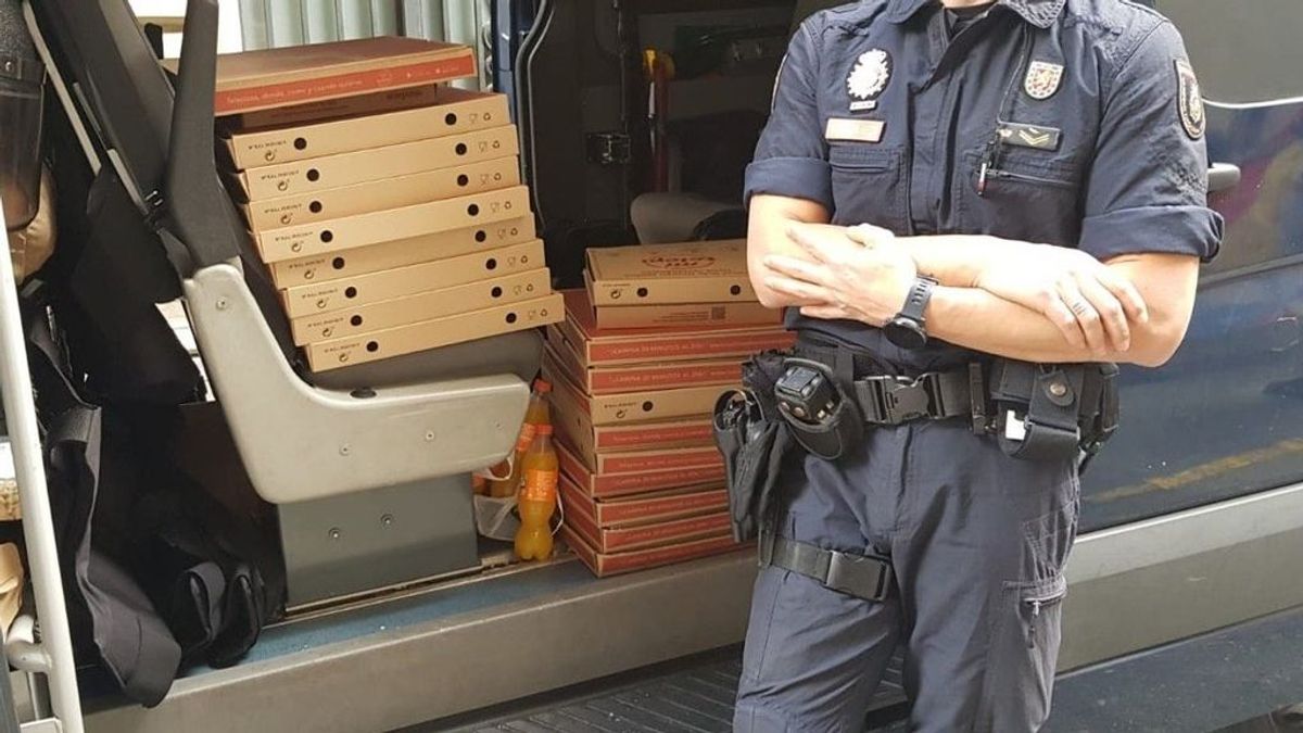 Forocoches consigue recolectar más de 12000 euros para enviar pizzas a los agentes desplegados en Cataluña