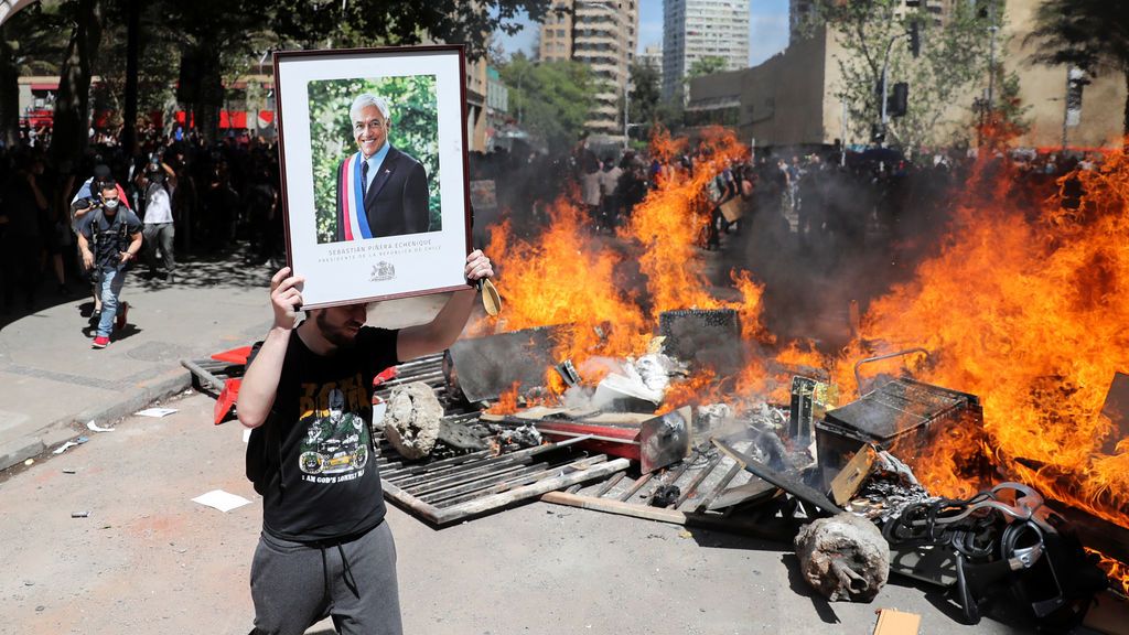 Piñera pide perdón "por la falta de visión" y anuncia reformas en Chile Piñera pide perdón "por la falta de visión" y anuncia reformas en Chile