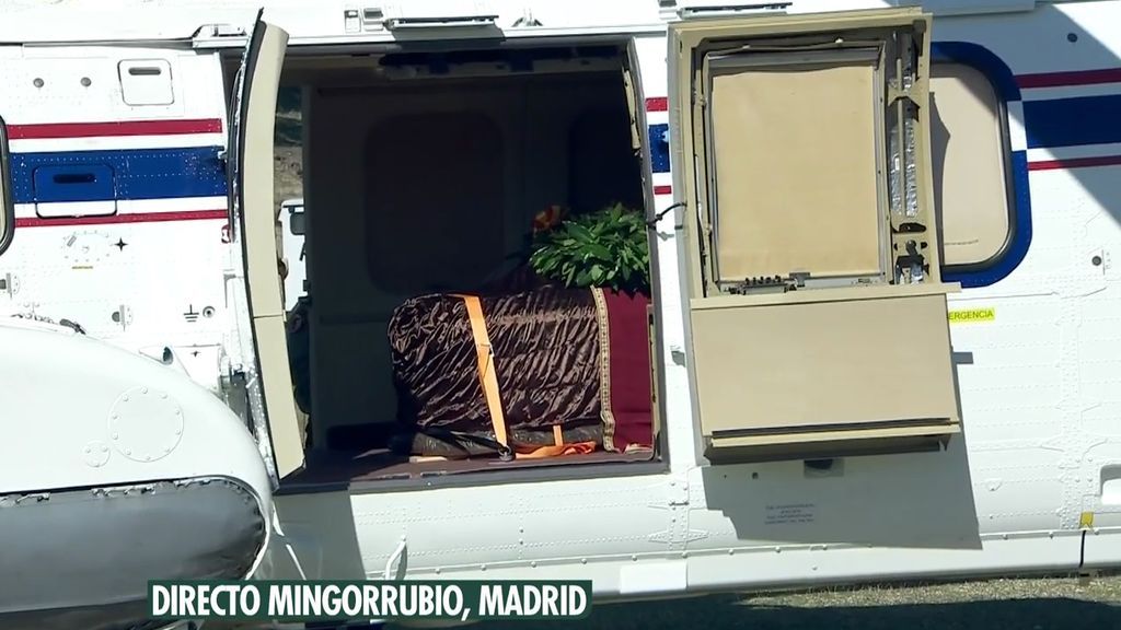 El helicóptero con los restos de Franco llega al cementerio de Mingorrubio