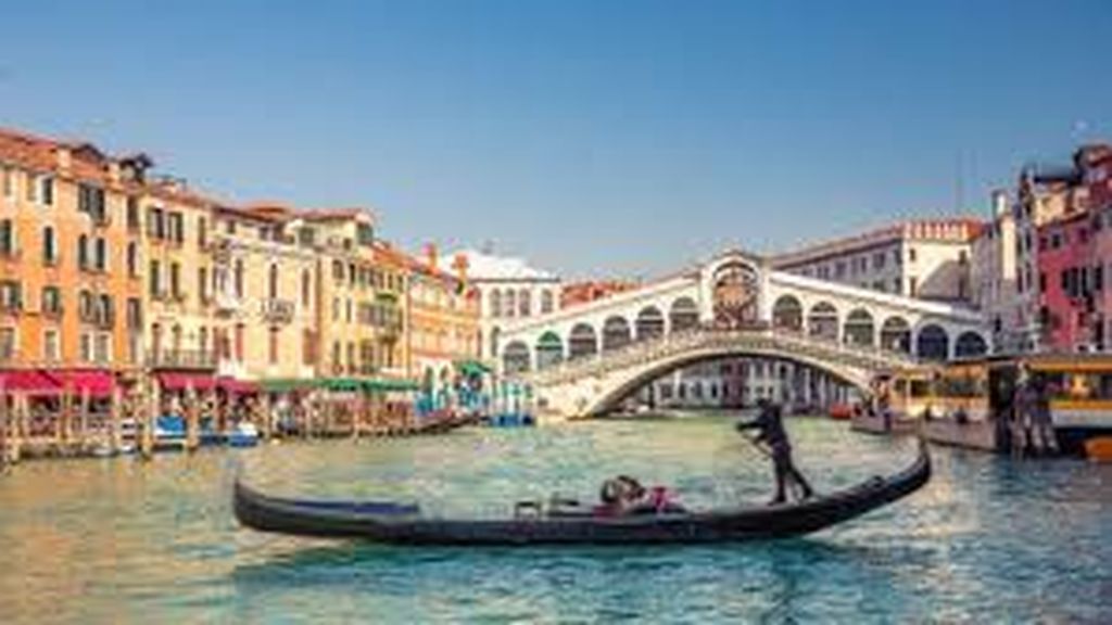 Turista en Venecia 'secuestra' a una empleada de una casa de cambio Turista en Venecia 'secuestra' a una empleada de una casa de cambio