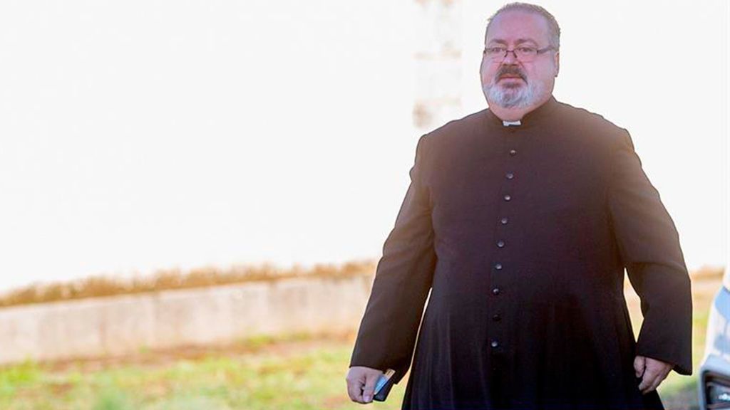 Un Tejero oficia la misa en Mingorrubio por Franco Un Tejero oficia la misa en Mingorrubio por Franco