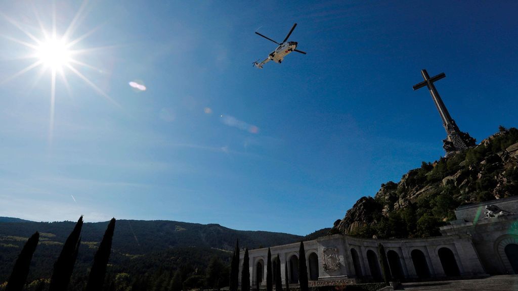 Los restos de Franco salen del Valle