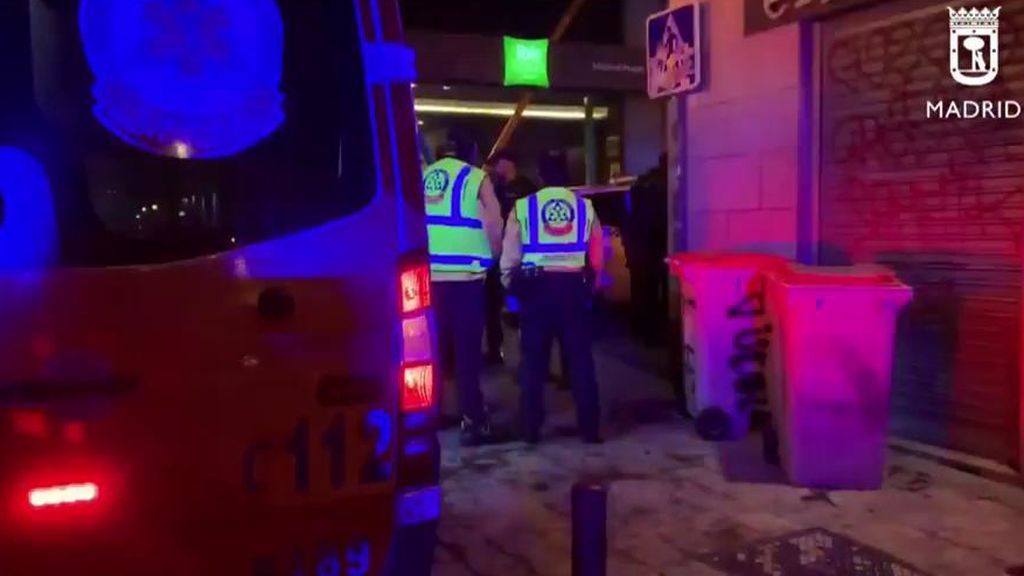 Dos jóvenes son apuñalados en una calle de Madrid