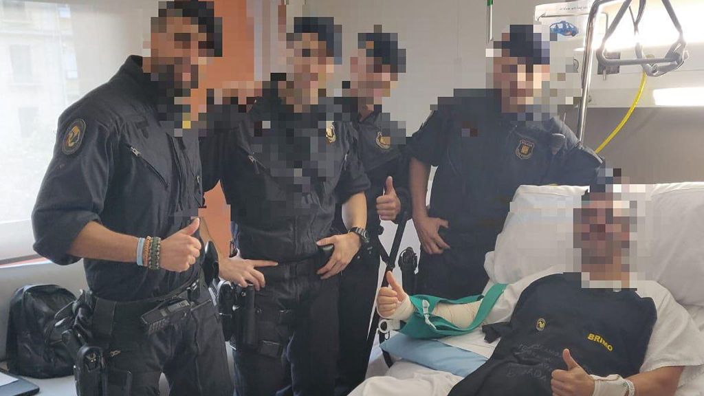 Las lágrimas de emoción que hay detrás de la foto más solidaria entre Mossos y Policía Nacional