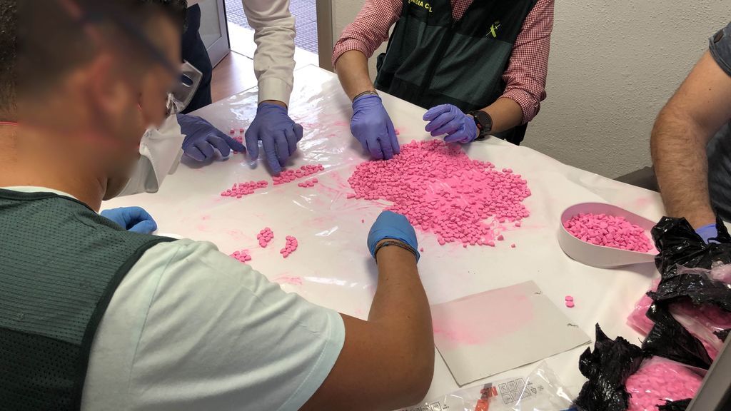 La Guardia Civil interviene el mayor alijo de éxtasis incautado en La Rioja, más de 13.100 pastillas La Guardia Civil interviene el mayor alijo de éxtasis incautado en La Rioja, más de 13.100 pastillas