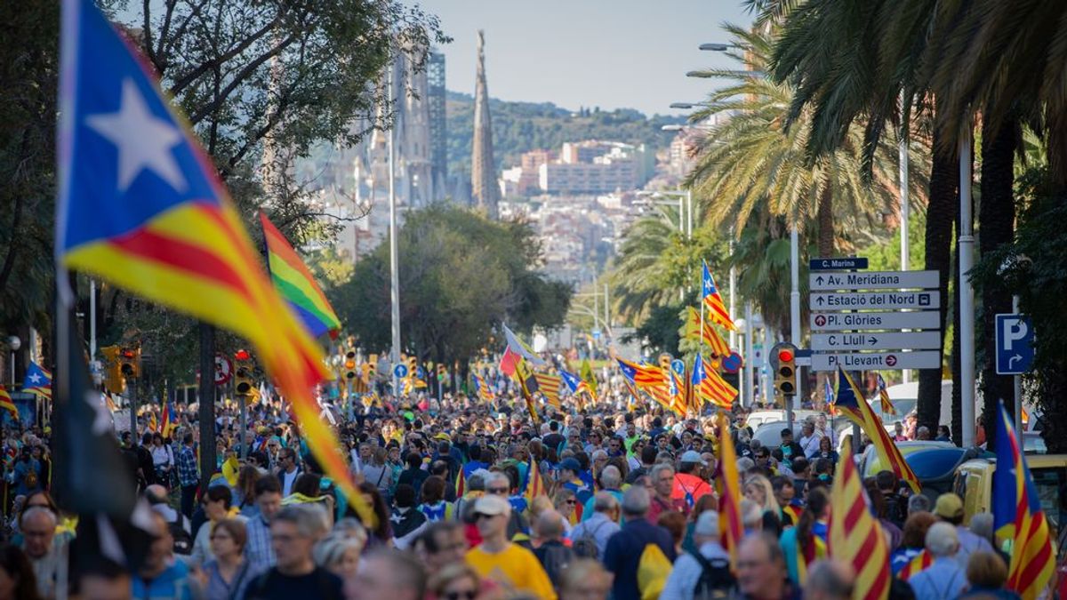 Miles de personas se concentran en Barcelona contra la sentencia del 'procés' bajo el lema 'Libertad'