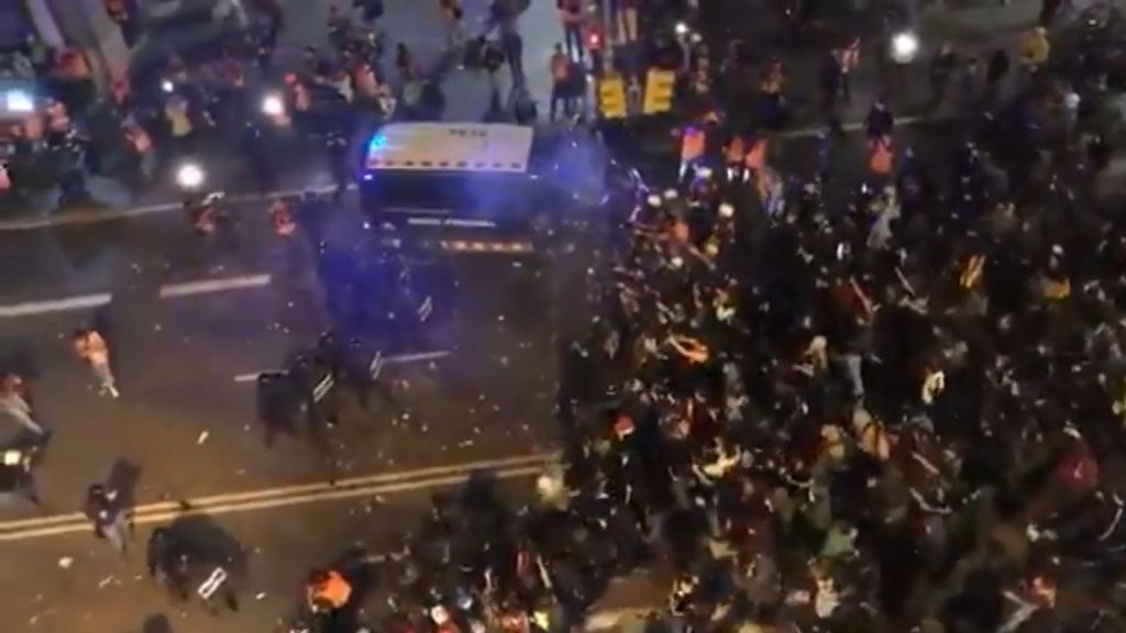 Un total de 7 detenidos y 44 heridos en los graves altercados de la Via Laietana en Barcelona
