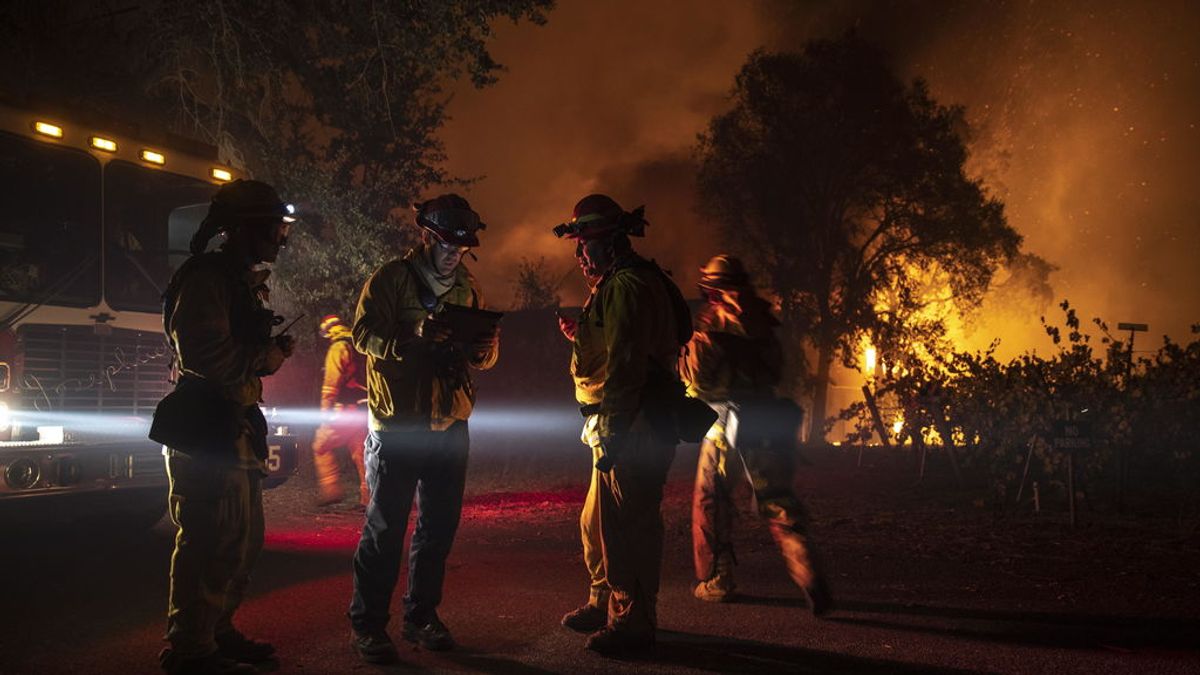 Uno de los incendios de California obliga a la evacuación de 180.000 personas en el condado de Sonoma