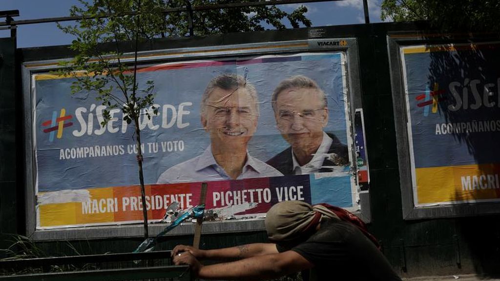 Abren las urnas en Argentina para decidir entre la permanencia de Macri o la consagración de Fernández Abren las urnas en Argentina para decidir entre la permanencia de Macri o la consagración de Fernández