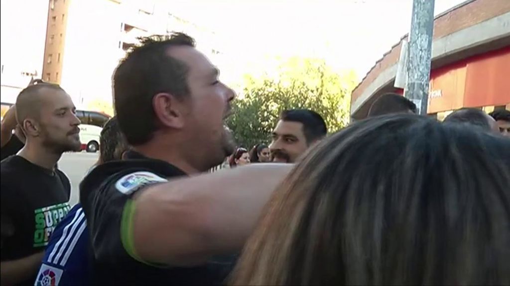 "Fuera catalán", un aficionado increpa a Rubi tras la derrota ante el Granada
