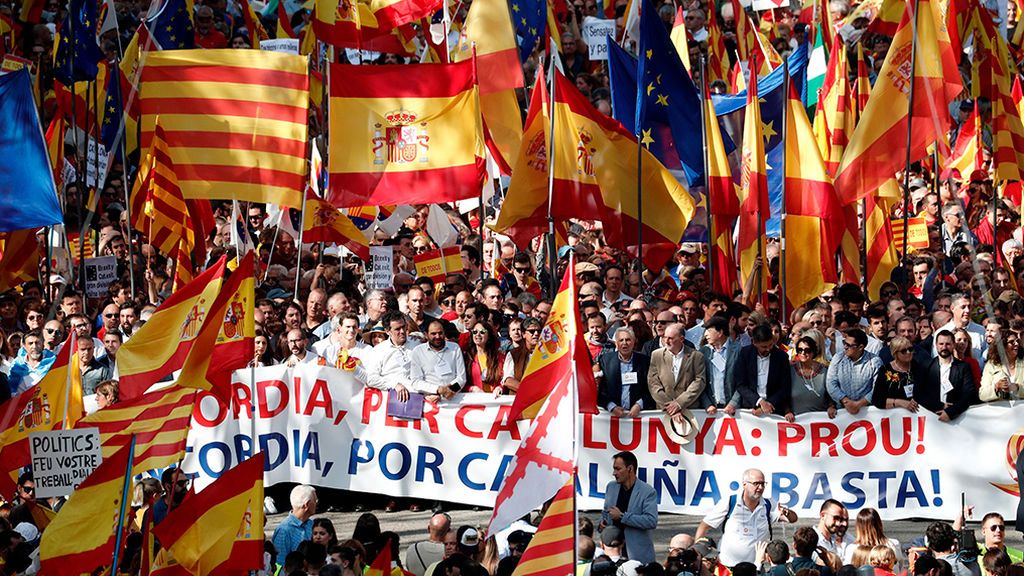 Multitudinaria manifestación del constitucionalismo en Barcelona Multitudinaria manifestación del constitucionalismo en Barcelona