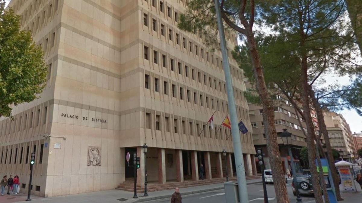 Condenan a más de 14 años de cárcel a un padre que abusó sexualmente de su hija menor Condenan a más de 14 años de cárcel a un padre que abusó sexualmente de su hija menor