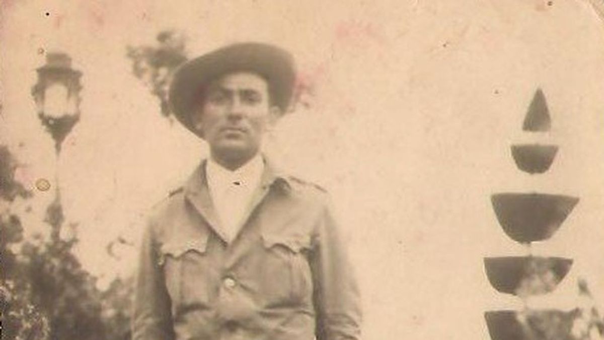 Los otros muertos del Valle de los Caídos: La historia de Benito, el soldado que murió luchando por los que, un año antes, habían ejecutado a su familia Los otros muertos del Valle de los Caídos: La historia de Benito, el soldado que murió luchando por los que, un año antes, habían ejecutado a su familia