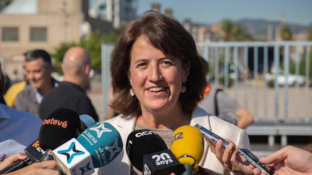 Societat Civil Catalana denunciará a la presidenta de la ANC por hacer apología de la violencia en TV3 Societat Civil Catalana denunciará a la presidenta de la ANC por hacer apología de la violencia en TV3