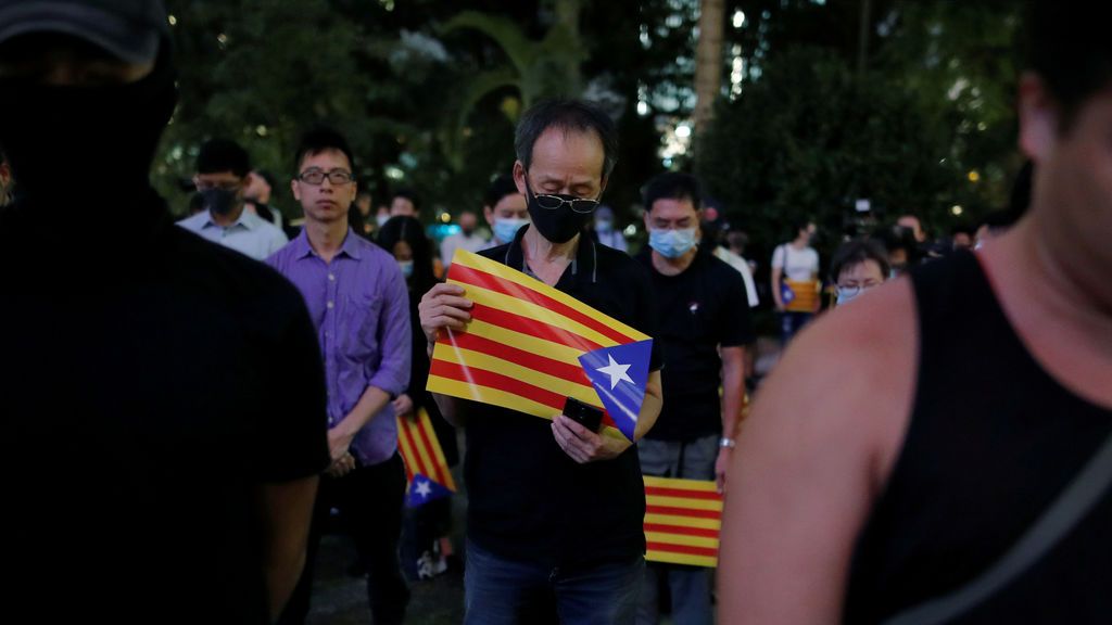 Esteladas y Els Segadors en el corazón de Hong Kong