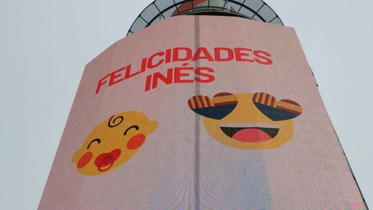Sin Rivera y sin las siglas del partido, el primer cartel electoral de Ciudadanos felicita a Arrimadas Sin Rivera y sin las siglas del partido, el primer cartel electoral de Ciudadanos felicita a Arrimadas