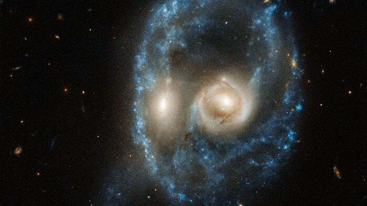 Fantasmal colisión en el espacio: la Nasa nos enseña dos galaxias con forma curiosa por Halloween