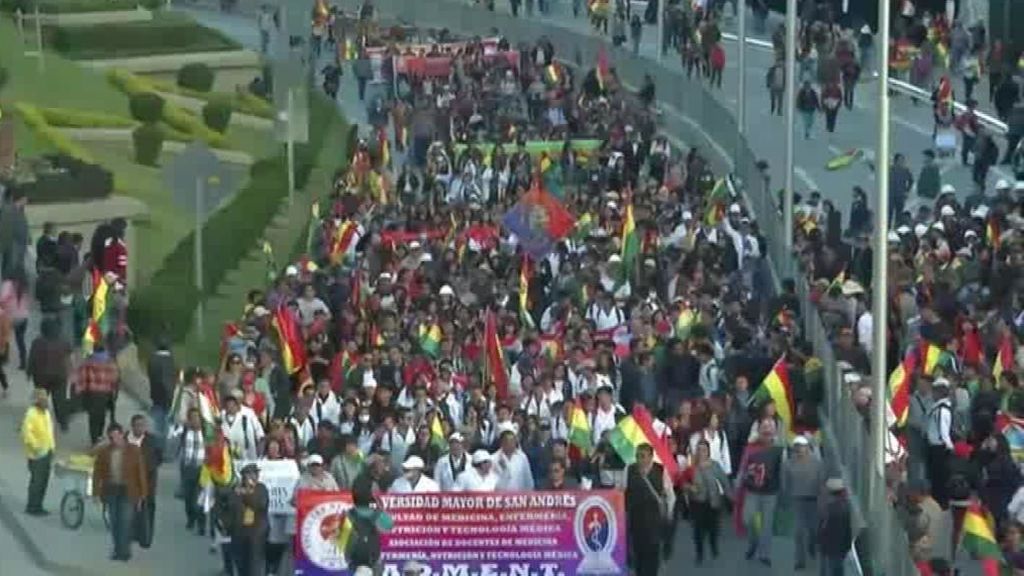 Masiva manifestación contra Evo Morales en La Paz