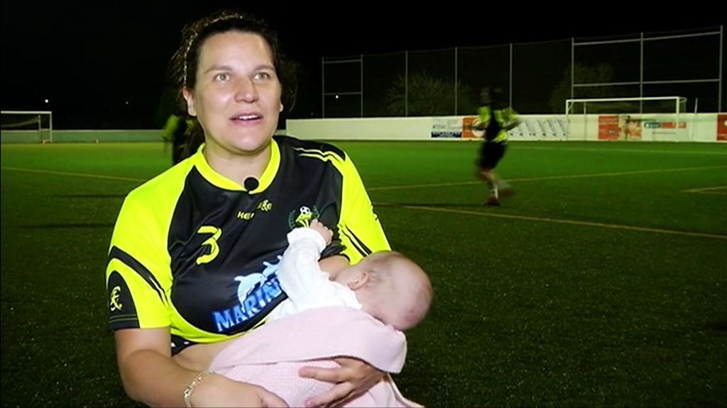 Un ejemplo de igualdad en el deporte: la historia de Julia, una bebé de tres meses con padres deportistas